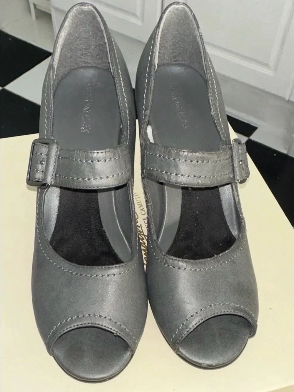 AEROSOLES Silver Gray Wedge Heels